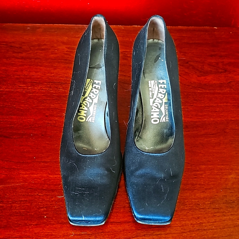 Salvatorwle Ferragamo Women's Dress Shoes - size 8